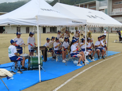 ②